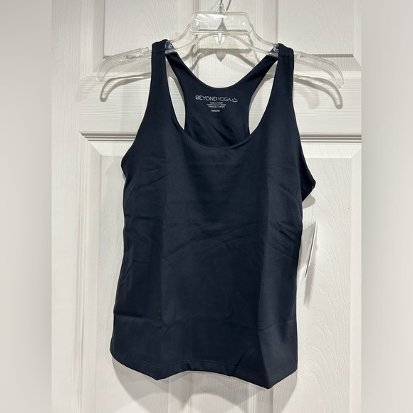 Beyond Yoga Women's Medium POWERBEYOND™ Strength Tank Black NWT Racerback - Picture 1 of 10